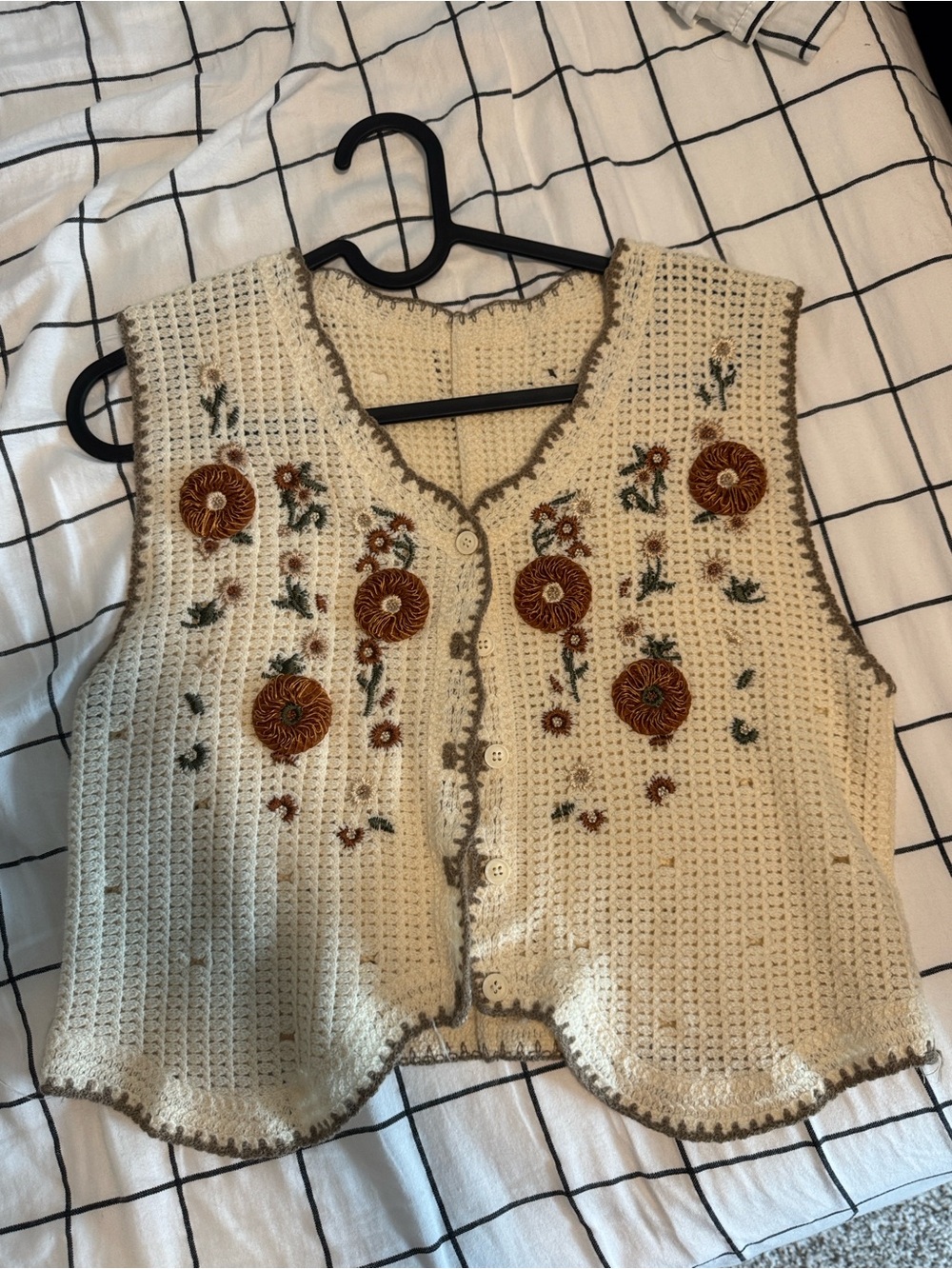 Cream Cropped Crochet Floral Button-Up Vest/cardigan